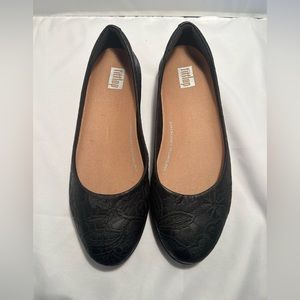 Fitflop Black Varya size 5 Embossed Flower Ballet Flates